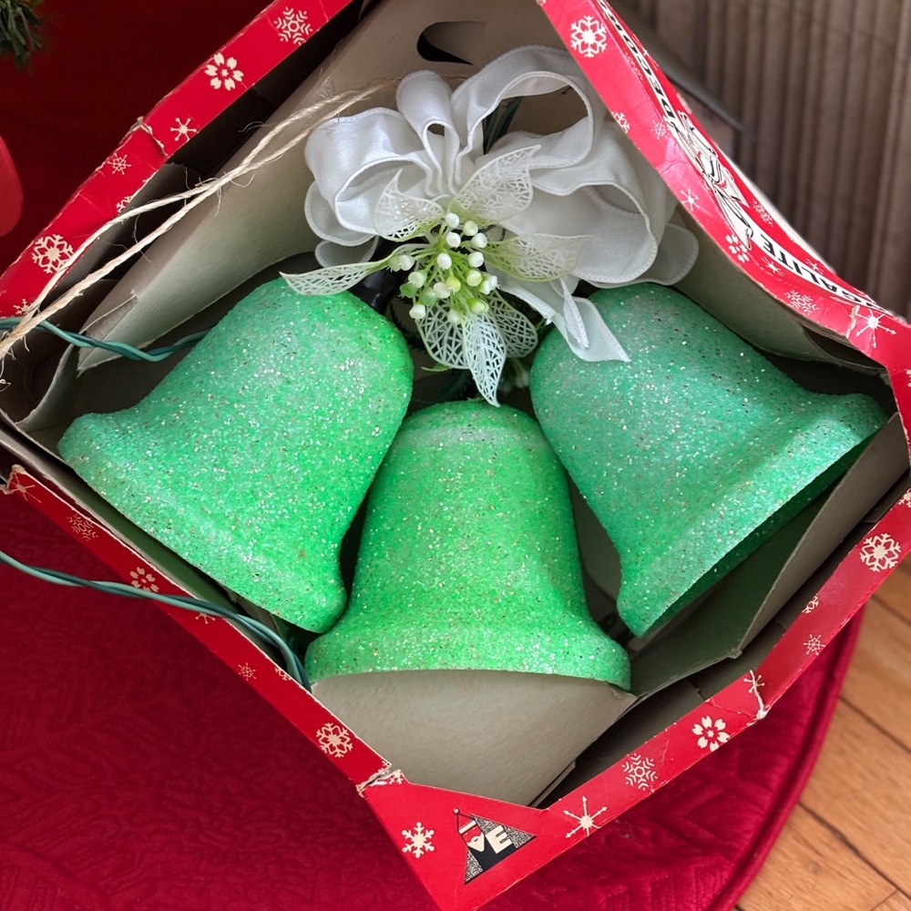 Ringalite Christmas Bells Vintage Holiday Green Glitter